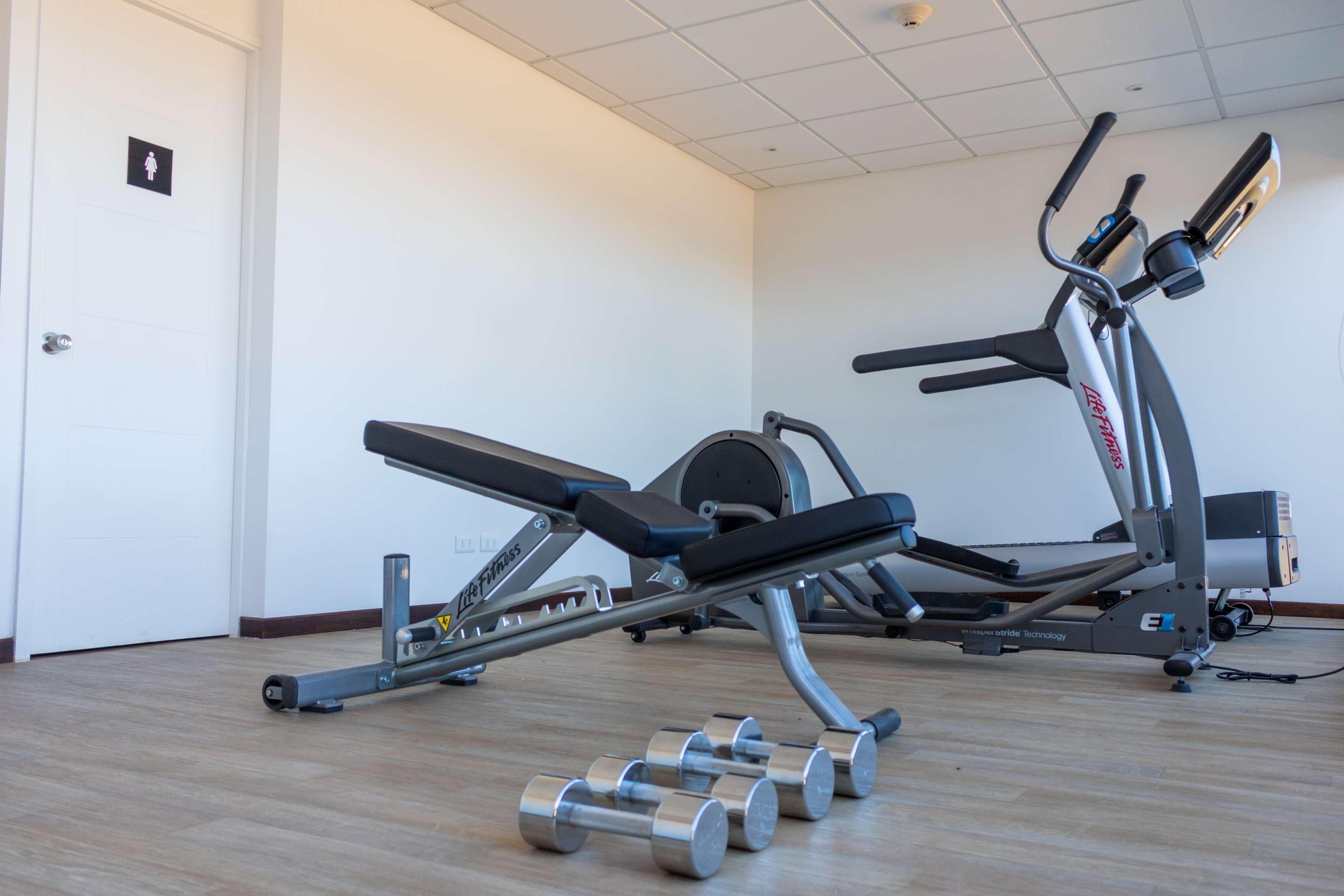 Park Inn By Radisson Los Olivos De فالينار المظهر الخارجي الصورة