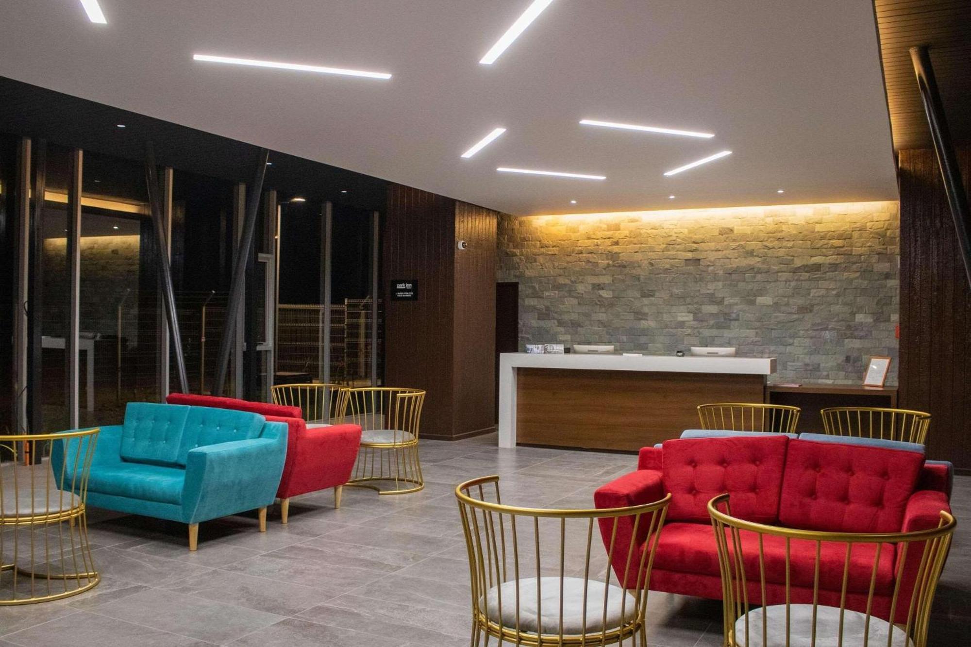 Park Inn By Radisson Los Olivos De فالينار المظهر الخارجي الصورة
