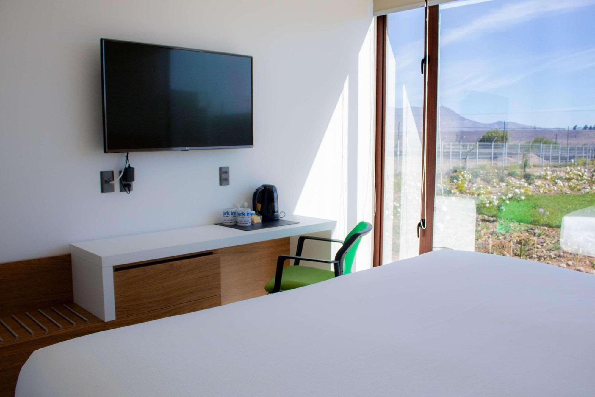 Park Inn By Radisson Los Olivos De فالينار المظهر الخارجي الصورة