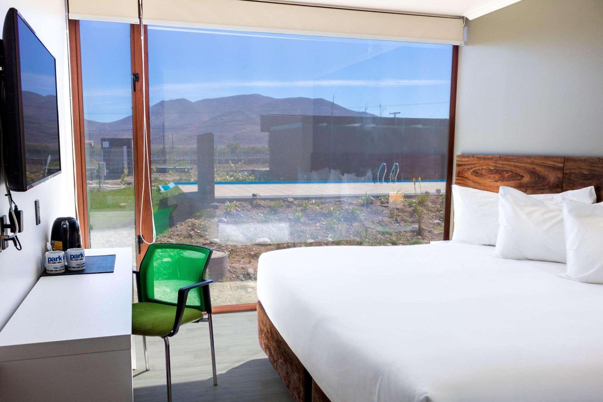 Park Inn By Radisson Los Olivos De فالينار المظهر الخارجي الصورة
